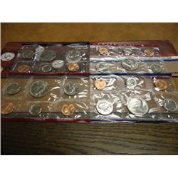 1984 & 1985 US MINT SETS P/D (WITH ENVELOPES)