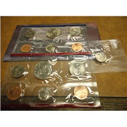 1996 US MINT SET (UNC) P/D (WITH ENVELOPE) INCLUDES 1996-W ROOSEVELT DIME