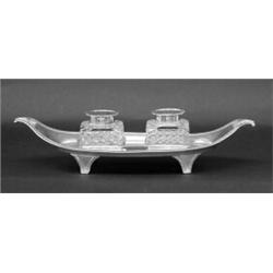 EDWARD VII STERLING SILVER INKSTAND, English. London. 1902. Maker: C.S.H. Of boat shape, fitted...