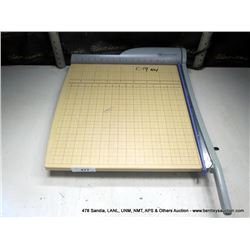 GBC CLASSIC CUT CL320 PAPER CUTTER