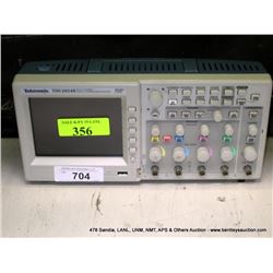 TEKTRONIX TDS 2024B FOUR CHANNEL DIGITAL STORAGE OSCILLOSCOPE (print sequence:) K-356