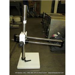DIAGNOSTIC MICROSCOPE BOOM