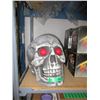 Image 1 : Large foam skull - battery operated