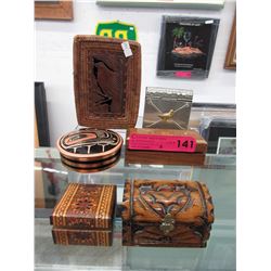 6 Collectible containers