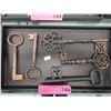 Image 1 : 5 Large metal keys