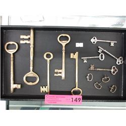 9 Vintage metal skeleton keys