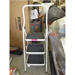 Used 3 Stair step ladder