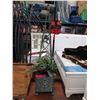 Image 1 : Metal plant holder with mini trellis