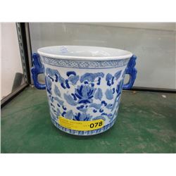 Chinese blue & white double handled pot