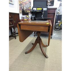 1930's Duncan Phyfe drop leaf table