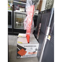 6 New snow shovels in display box