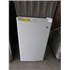 Image 1 : Used Danby mini fridge - white
