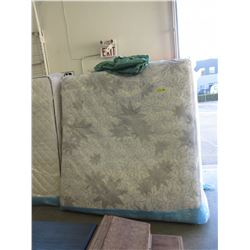 New - King size memory foam mattress