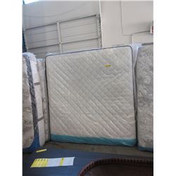 New - King size Kingsdown memory foam mattress