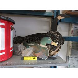 24 Mallard & goose decoys - Cardboard