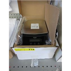 2 New kitchen scales - battery operated