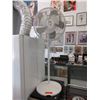 Image 1 : Used Oscillating floor fan