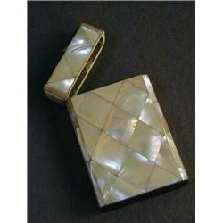A MOTHER OF PEARL CHEROOT CASE, diapered layout, hinged lid, 13cm x 8cm  100-150...