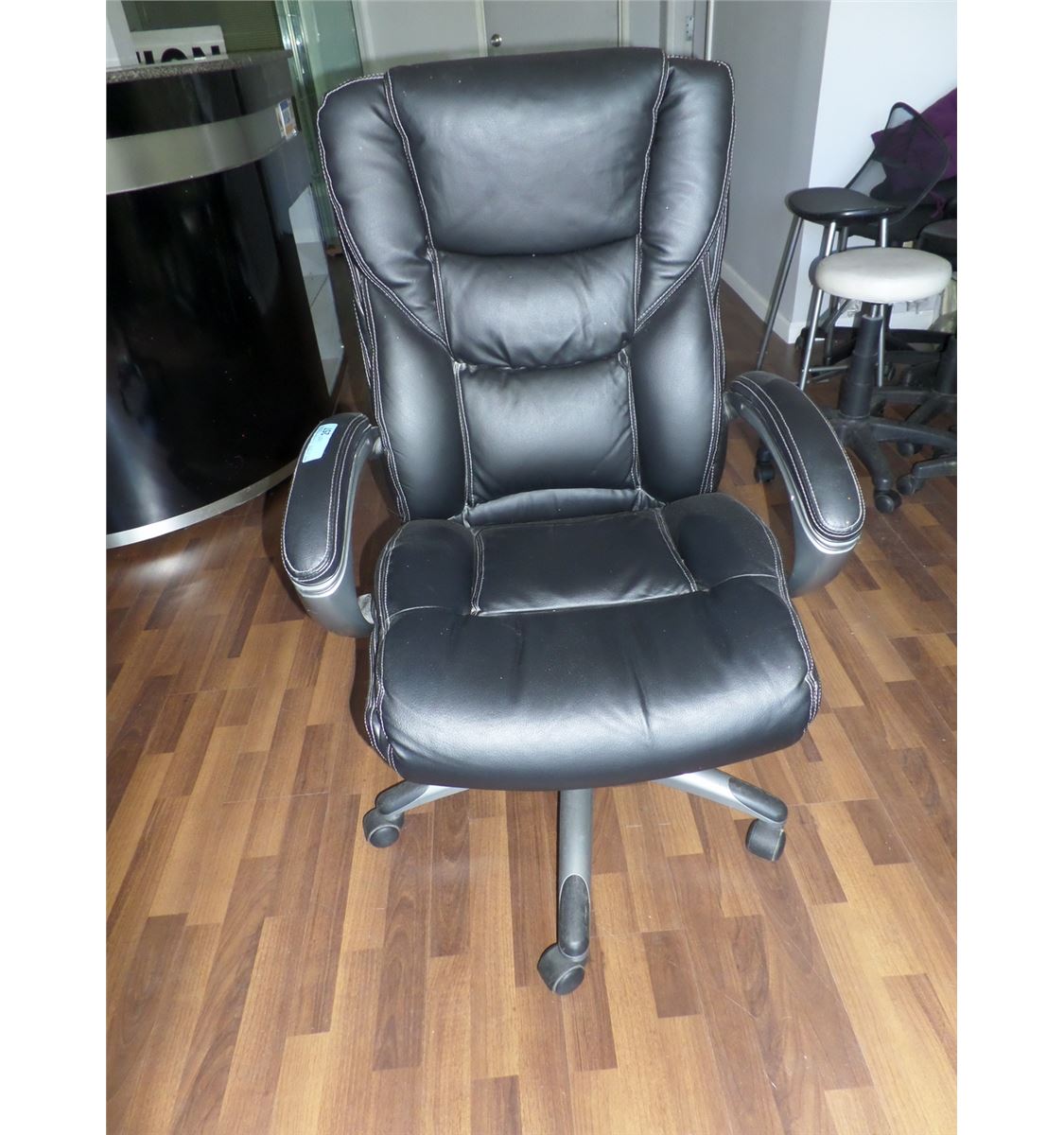LANE LEATHER EXECUTIVE CHAIR