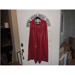 SUPERGIRL TV SCREEN USED CAPE MELISSA BENOIST