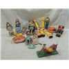 Image 1 : LOT 15 ASSORTED DOLLS & PEOPLE FIGURE DOLLHOUSE
