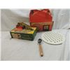 Image 1 : LOT 3 VINTAGE KITCHEN BAKING TOOLS