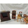 Image 2 : LOT 8 ASSORTED VINTAGE WOODEN DOLLHOUSE FURNITURE