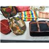 Image 7 : LOT 8 VINTAGE HANDBAG PURSES