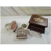 Image 1 : LOT 3 VINTAGE PIANO & HEART MUSIC BOXES