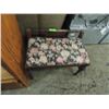 Image 1 : VINTAGE FLORAL VANITY BENCH