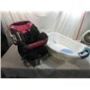 Image 1 : LOT 2 BABY TREND CAR SEAT & BABY BATH