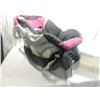 Image 3 : LOT 2 BABY TREND CAR SEAT & BABY BATH