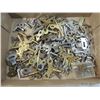 Image 2 : BOX LOT ASSORTED CLOCK KEYS