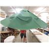 Image 4 : LARGE 8 FT GREEN PATIO UMBRELLA