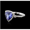 Image 2 : 18KT White Gold 4.41ct Tanzanite and Diamond Ring