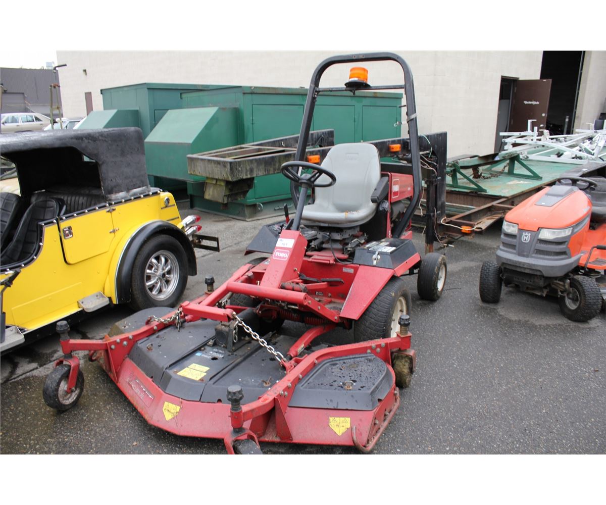 TORO GROUNDS MASTER 328-D WITH GUARDIAN RECYCLER 72 MOWER W/ SPARE PARTS