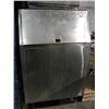 Image 2 : HOSHIZAKI COMMERCIAL ICE MAKER COMES COMPLETE WITH LARGE STAINLESS STEEL ICE BIN