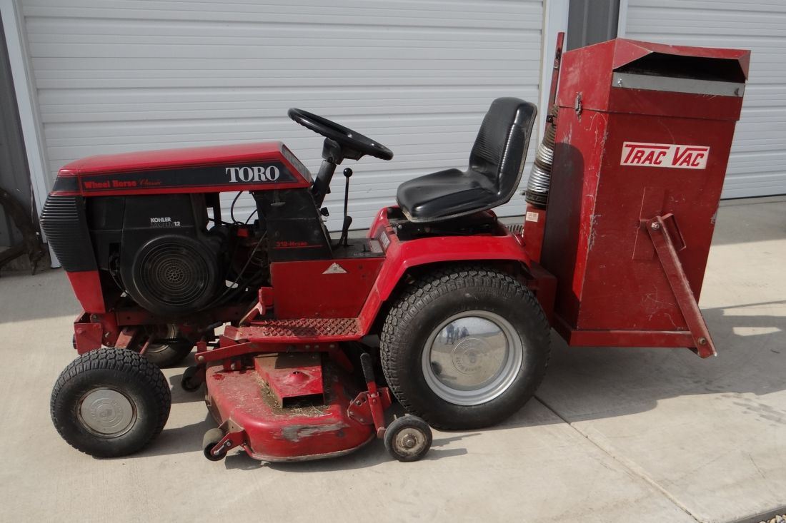 1990 Toro Wheel Horse Classic 312 Hydro tractor, 12 hp., 440 actual
