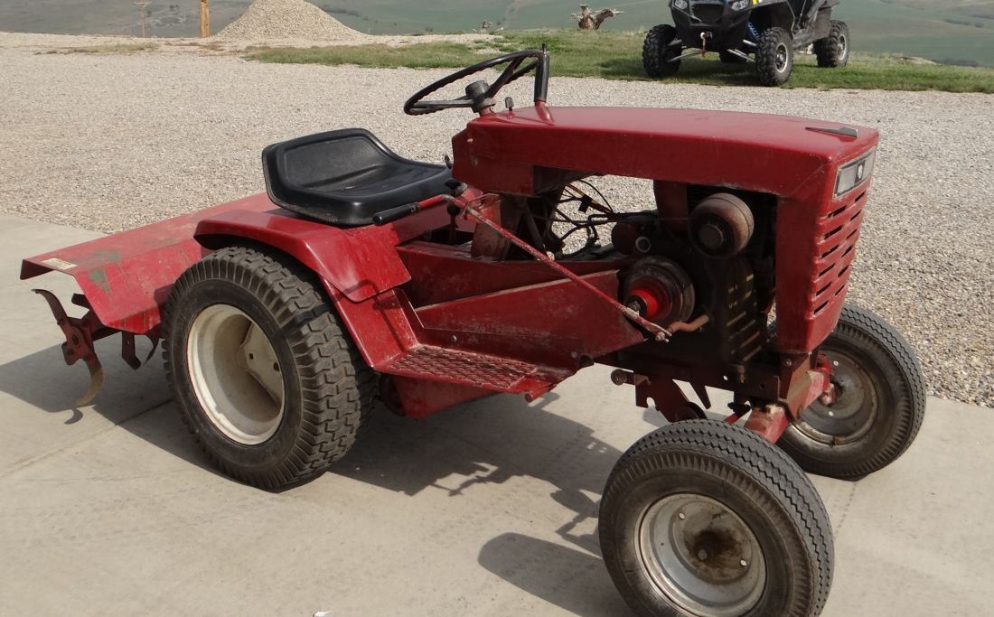 1965 Wheel Horse 12 hp lawn tractor, 12 hp., manual, 36” tiller, belt drive