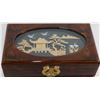 Image 2 : LACQUER FINISHED JEWELLERY BOX W/ CORK CARVING DÉCOR.
