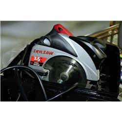 SKIL SAW WITH CASE