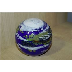 GLASS BALL PAPER WEIGHT ON CHOICE: GLOBE