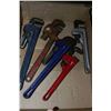 Image 1 : 5 PIPE WRENCHES