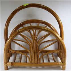 WICKER STYLE MAGAZINE RACK