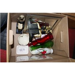 BOX OF MISC DECORATIVE PIECES