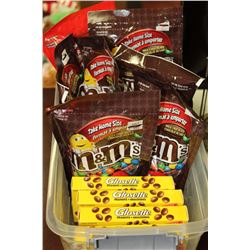 TRAY OF ASSORTED M & M'S & GLOSSETTES