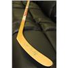 Image 1 : WAYNE GRETZKY SIGNED TITAN HOCKEY STICK