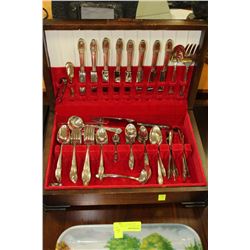 SILVERWARE SET IN WOODEN CASE