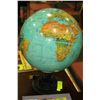 Image 1 : LIGHT UP GLOBE