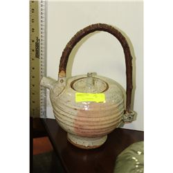 VINTAGE CERAMIC TEAPOT